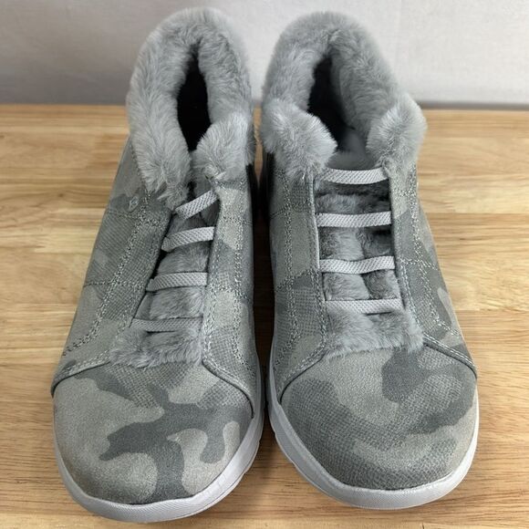 Bzees Women's Golden Bootie- Grey Cameo- Size 8.5 M- NIB - Picture 2 of 6